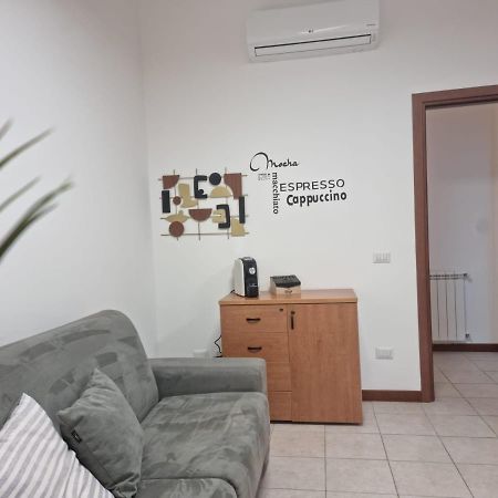 Laura Four Apartment Messina Luaran gambar
