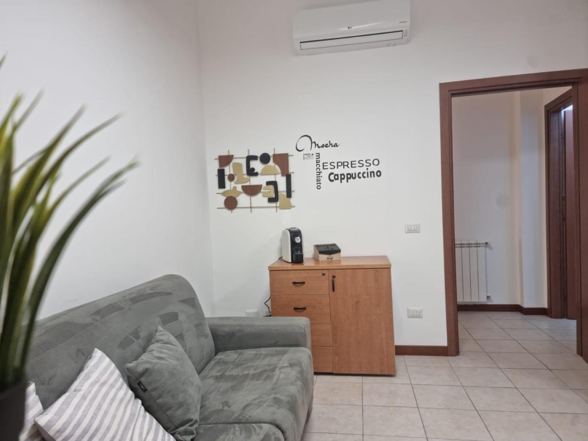 Laura Four Apartment Messina Luaran gambar