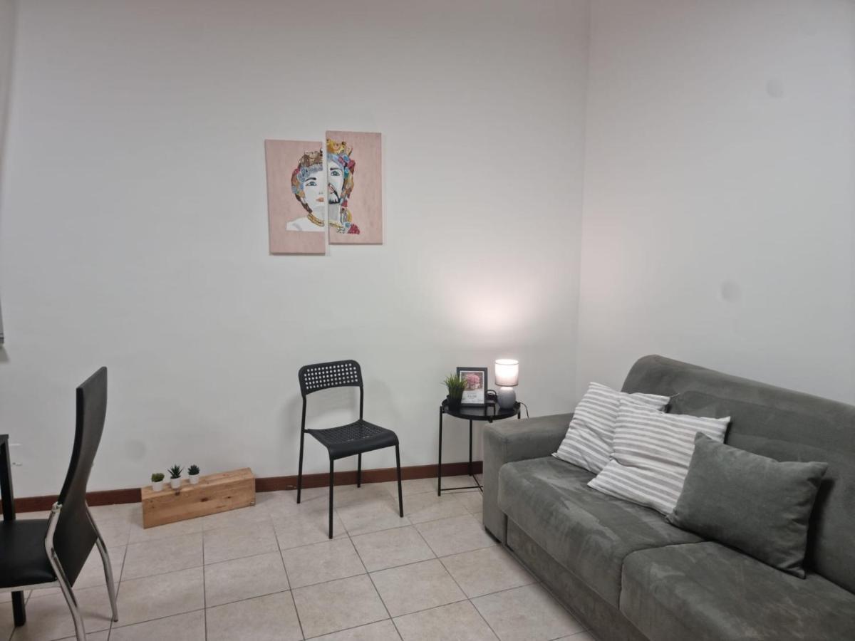 Laura Four Apartment Messina Luaran gambar