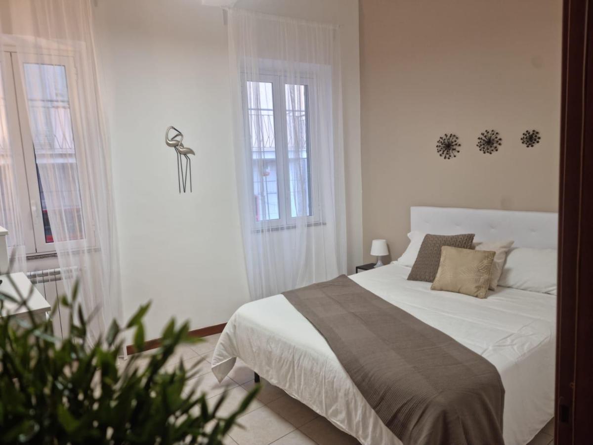 Laura Four Apartment Messina Luaran gambar
