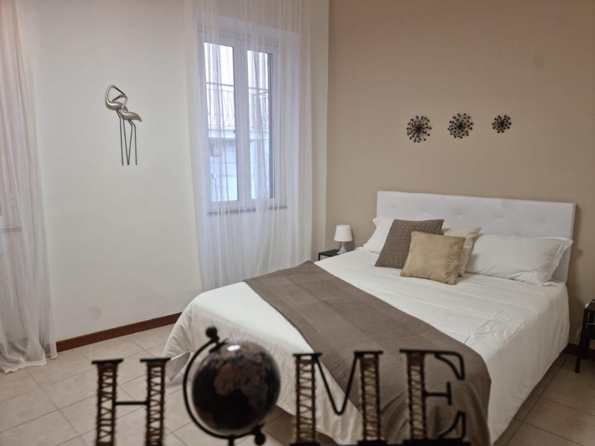 Laura Four Apartment Messina Luaran gambar
