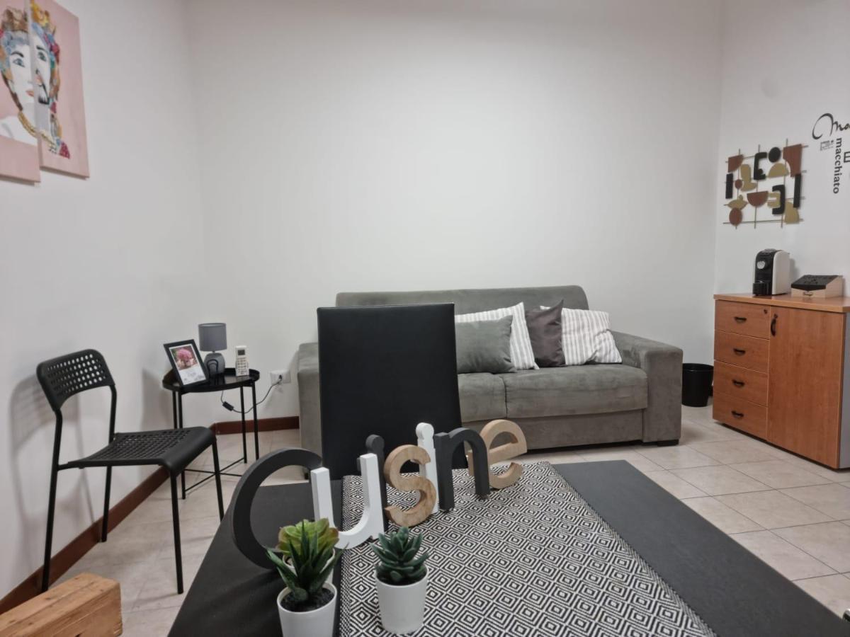 Laura Four Apartment Messina Luaran gambar