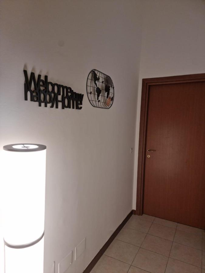 Laura Four Apartment Messina Luaran gambar